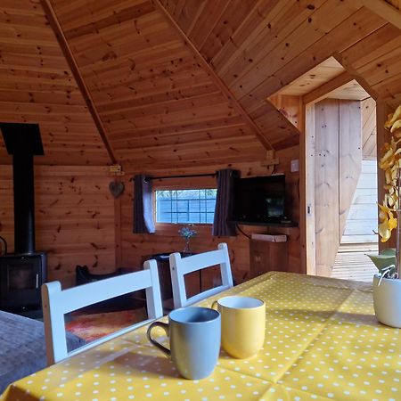 The Hive - Unique Log Cabin With Wood Burning Stove Ludchurch 外观 照片