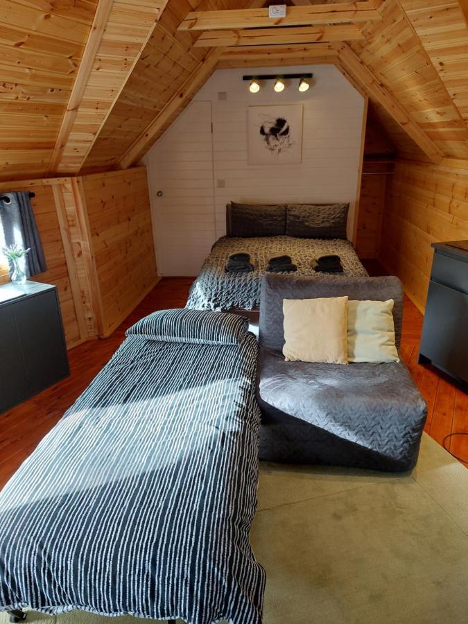 The Hive - Unique Log Cabin With Wood Burning Stove Ludchurch 外观 照片